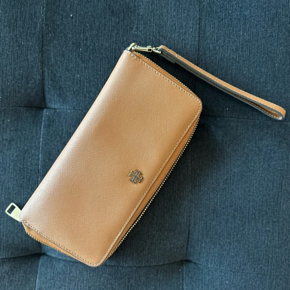 Tory Burch Handbags - Tory Burch Emerson Brown Saffiano Leather Wristlet Wallet